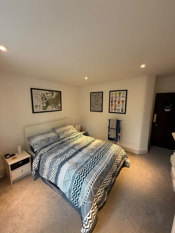 Room Fawe Park Road in Greater London