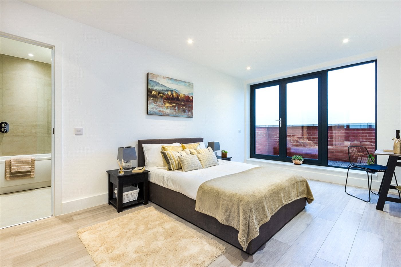 Room Elmgrove Road in Greater London