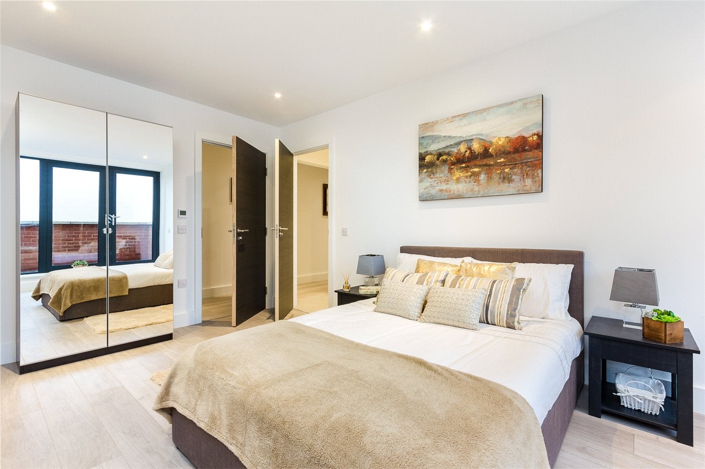 Room Elmgrove Road in Greater London
