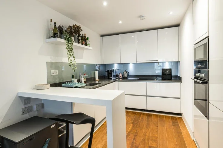 Flat Leonard Street in Greater London