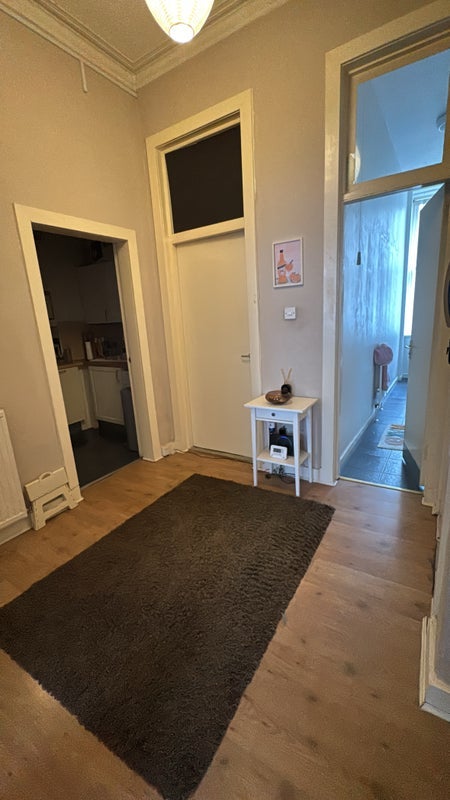 Room Dumbarton Road in Glasgow