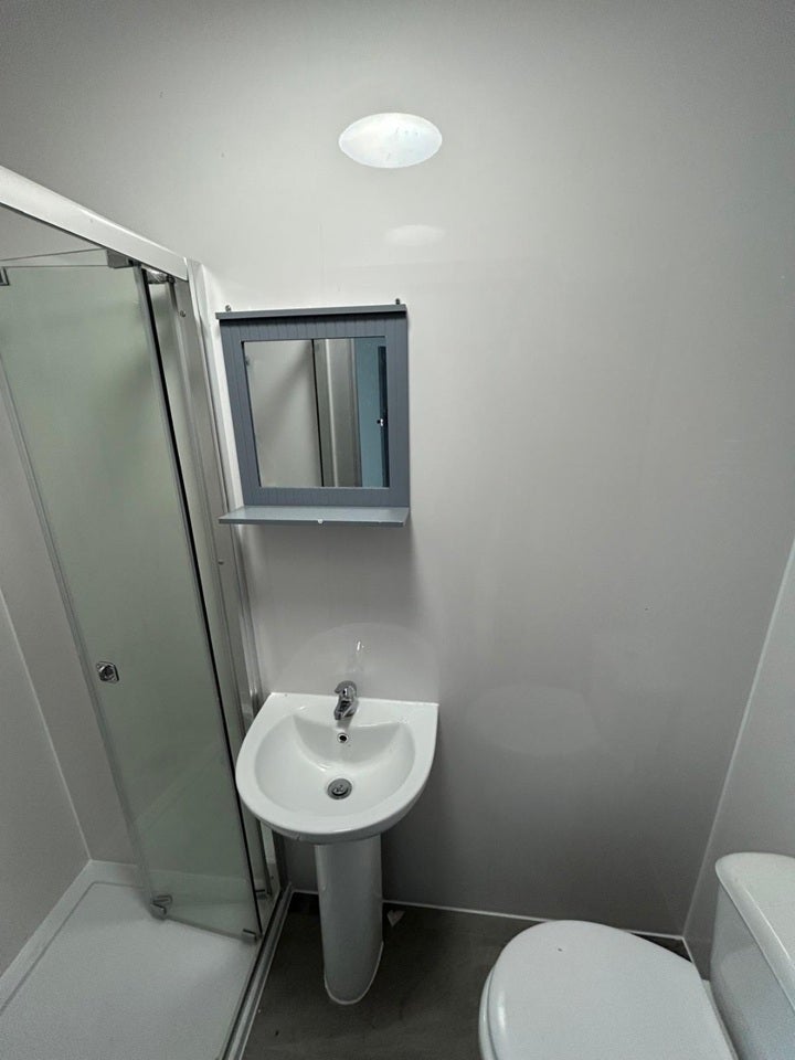 Flat Harley Road in Greater London