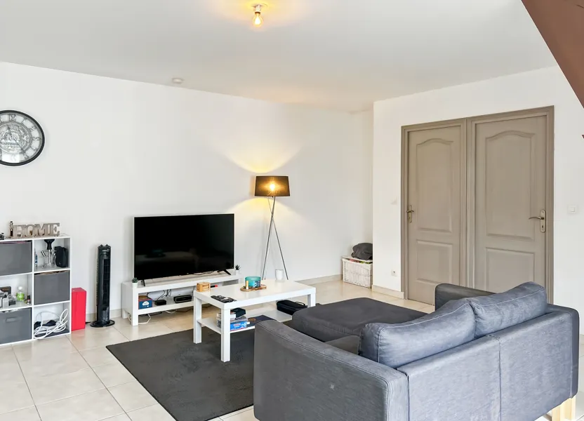Flat Rue des Chêneries in La Ferté-Saint-Aubin