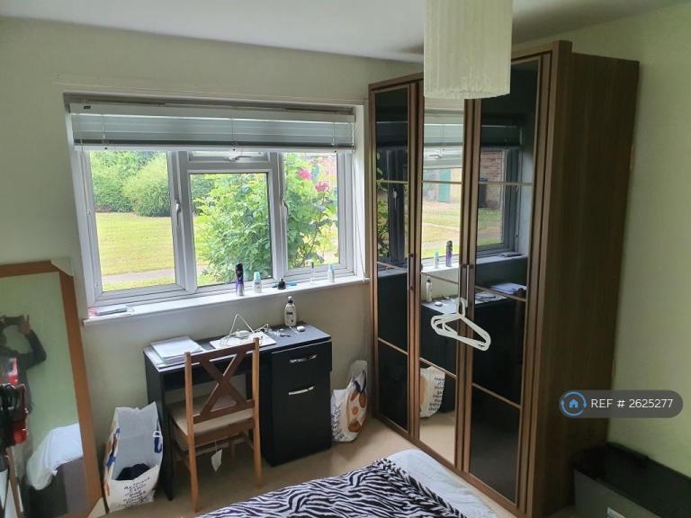 Flat Orlescote Road in Coventry