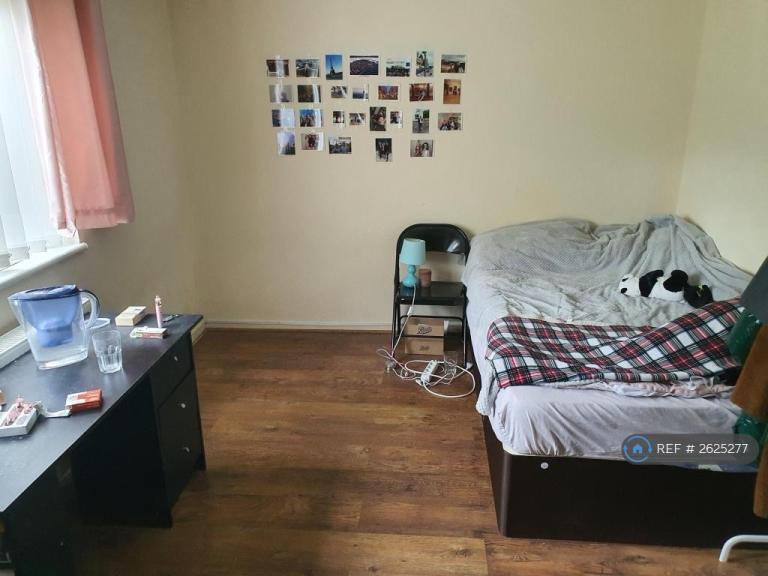 Flat Orlescote Road in Coventry