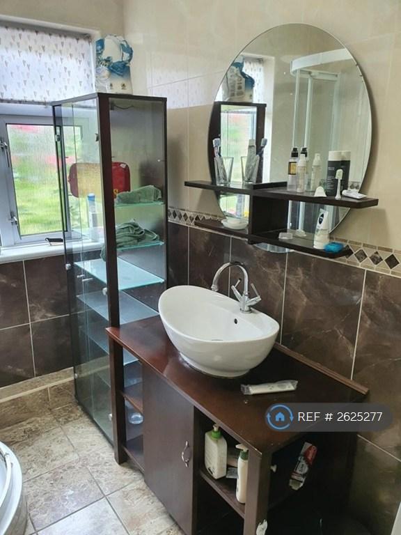 Flat Orlescote Road in Coventry