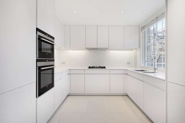 Flat Sloane Street in Greater London