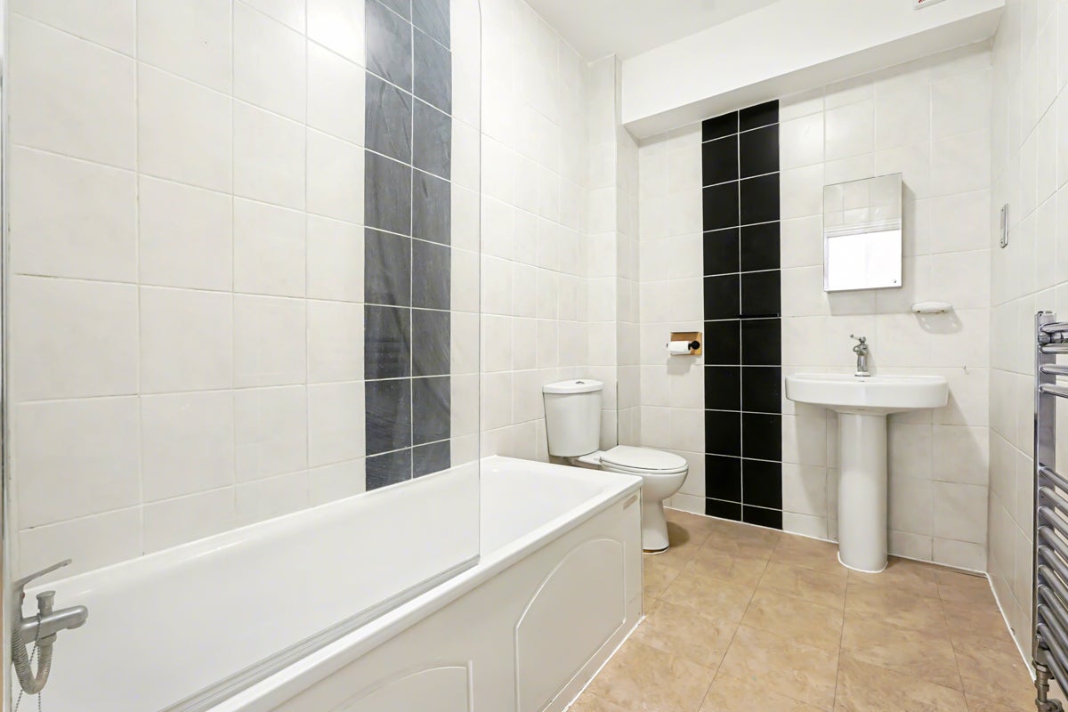 Flat Amhurst Road in Greater London