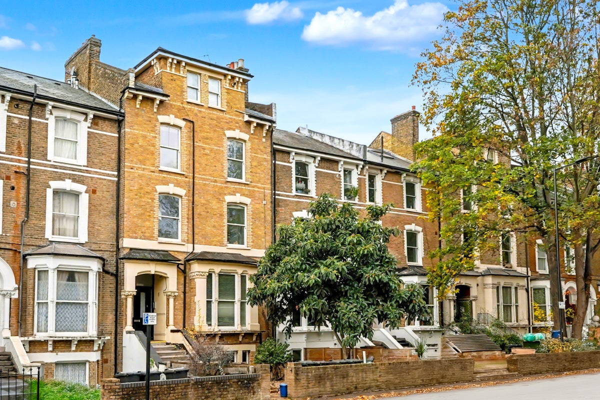 Flat Amhurst Road in Greater London