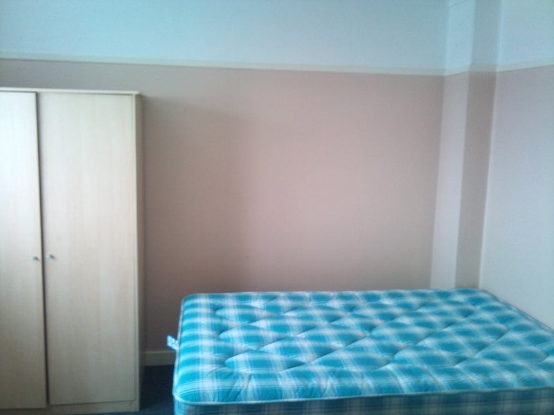 Room Pound Road in Bristol