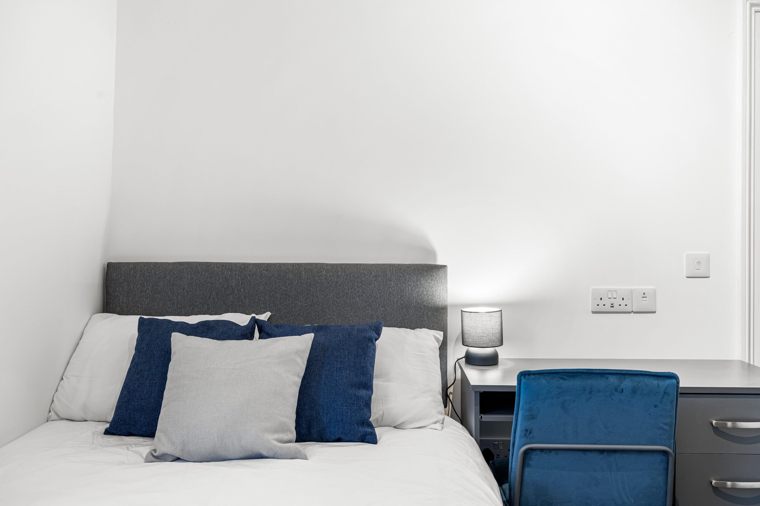 Room Bayswater Road in Plymouth