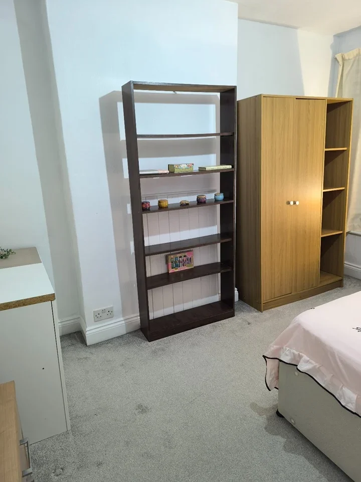 Room Garden Close in Greater London