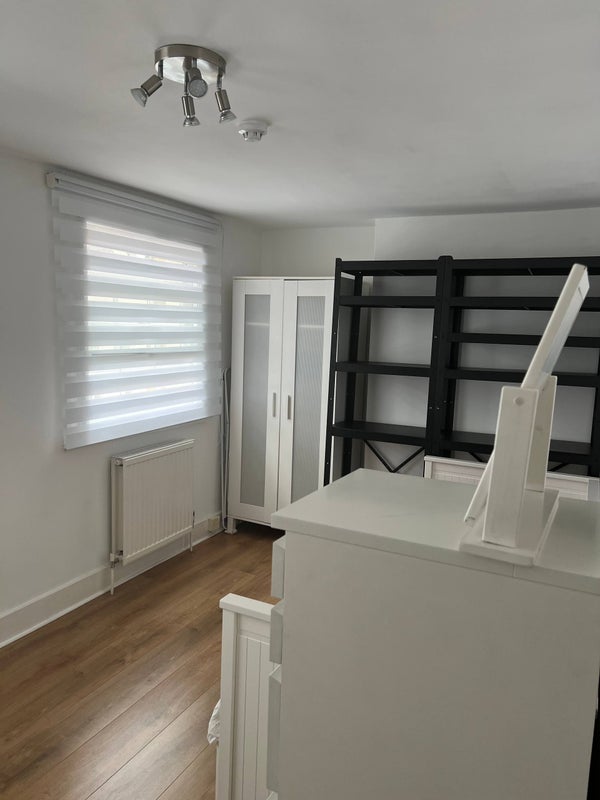 Room Ebury Street in City of Westminster