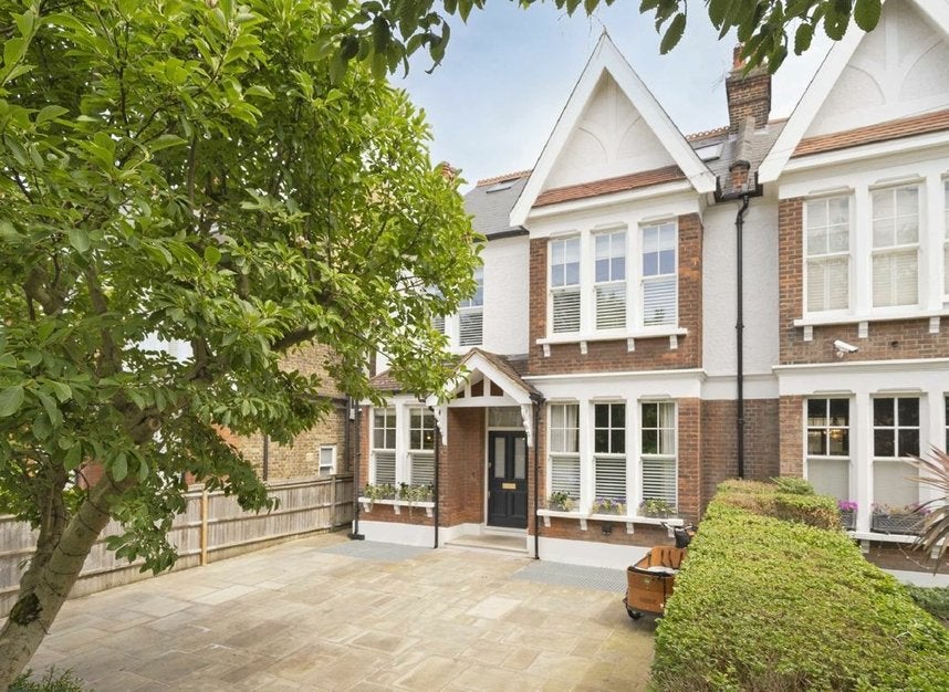 House Rodenhurst Road in Greater London
