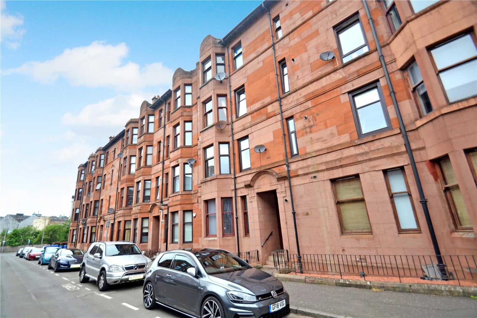 Flat Tulloch Street in Glasgow