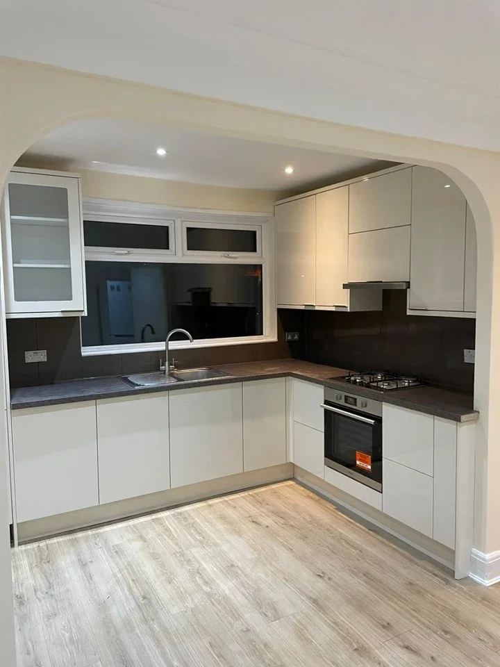House Ravensbury Avenue in Greater London