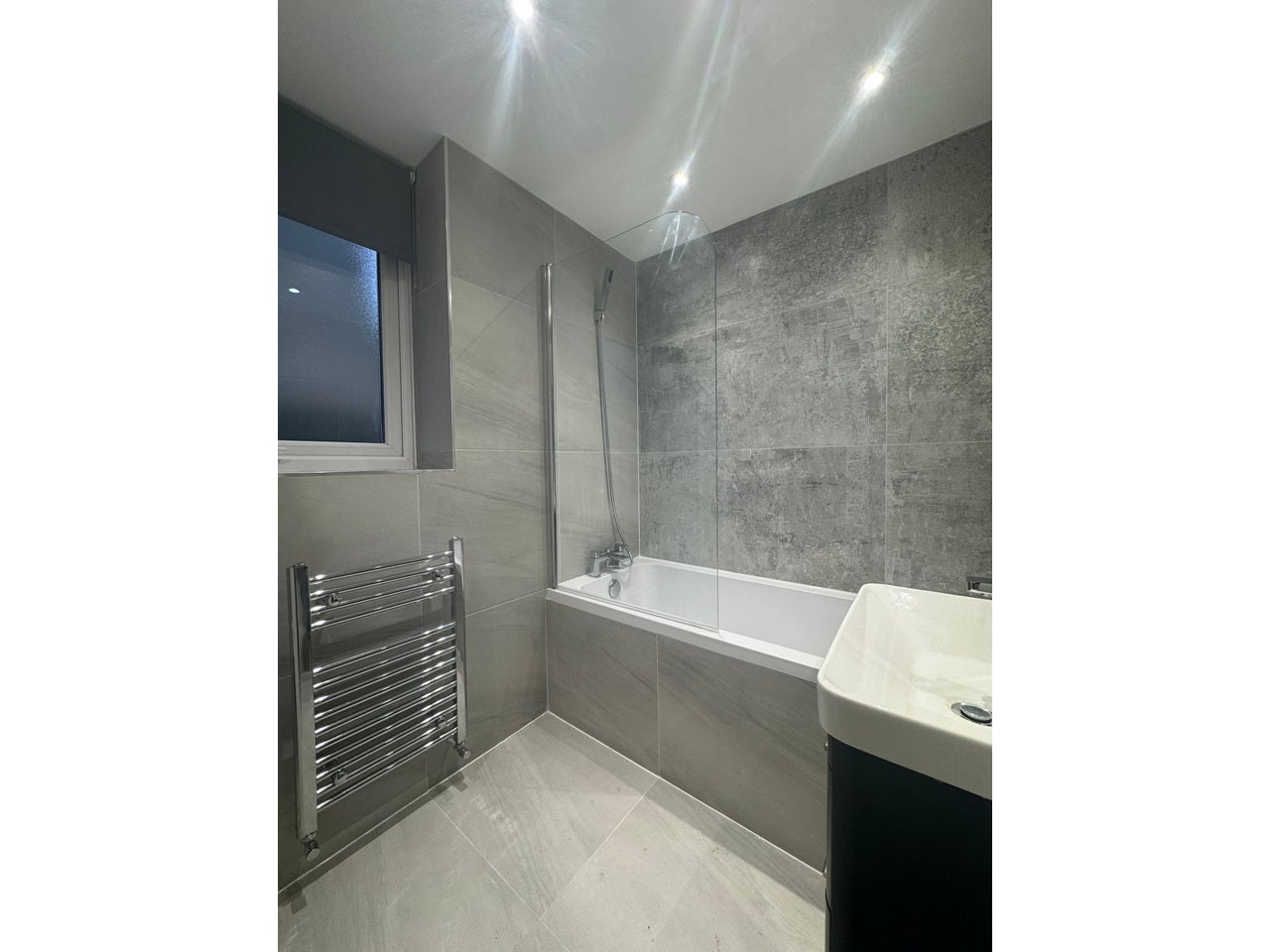 Flat Sidney Avenue in Greater London