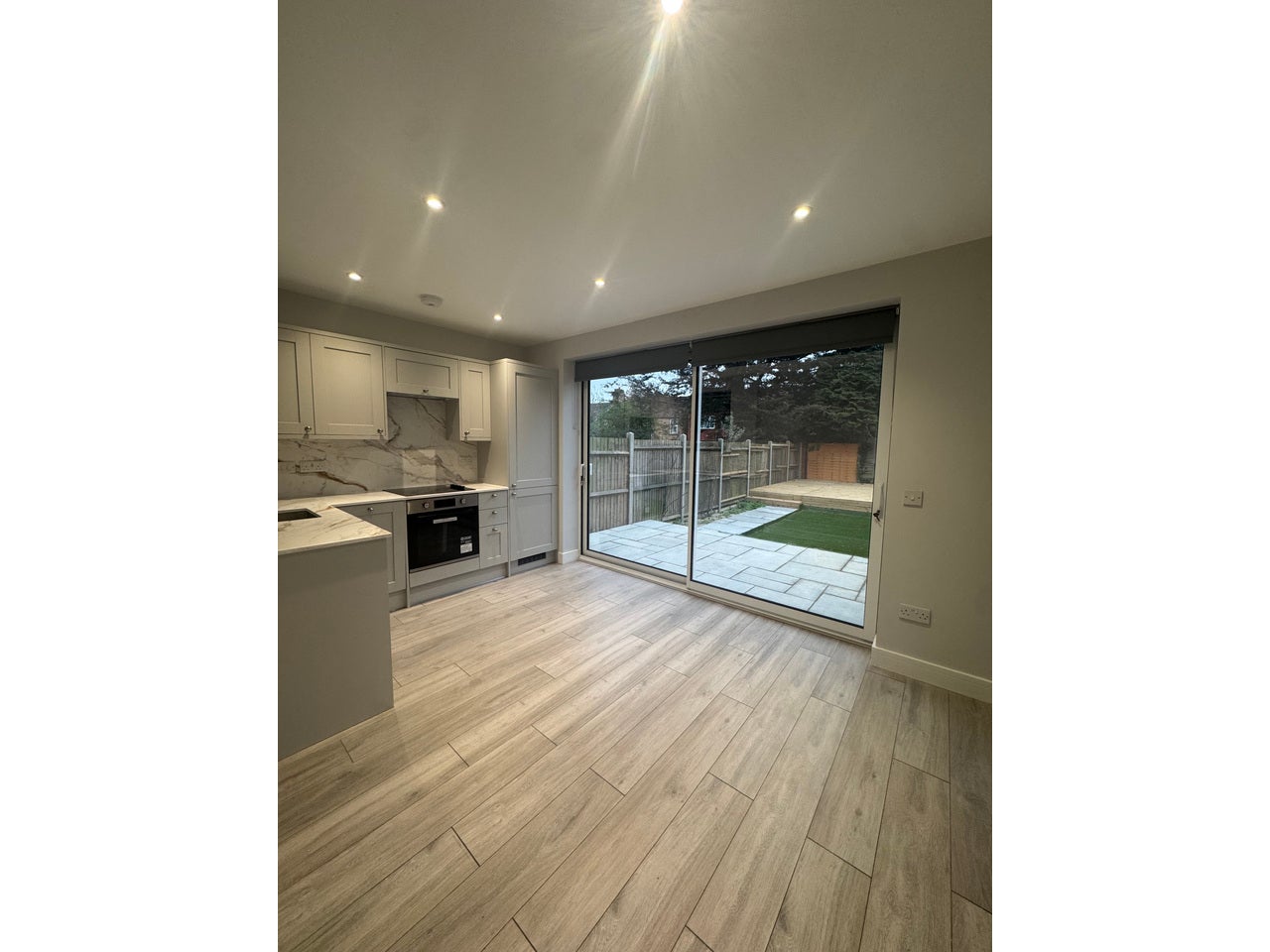 Flat Sidney Avenue in Greater London