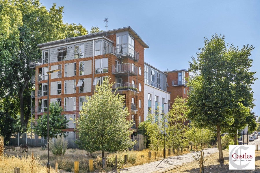 Flat Southwold Road in Greater London