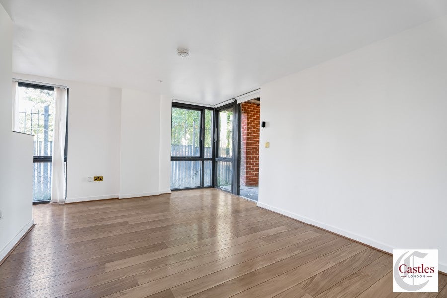 Flat Southwold Road in Greater London