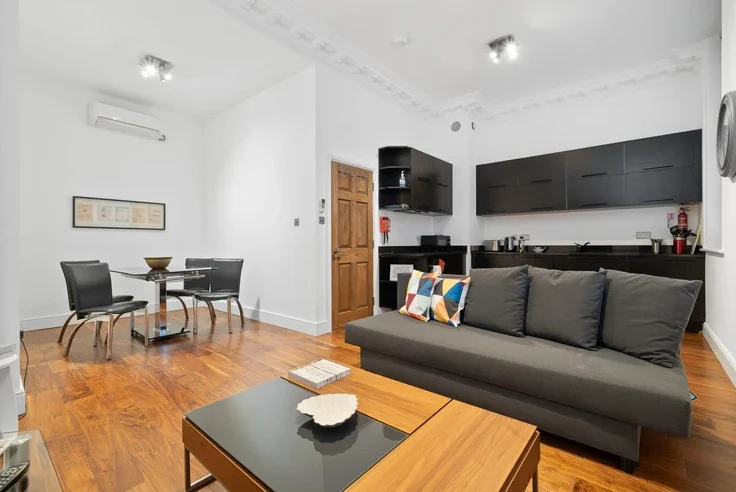 Flat Bishopsgate in City of London