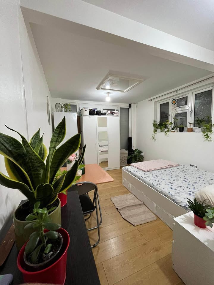 Flat Lord Gardens in Greater London