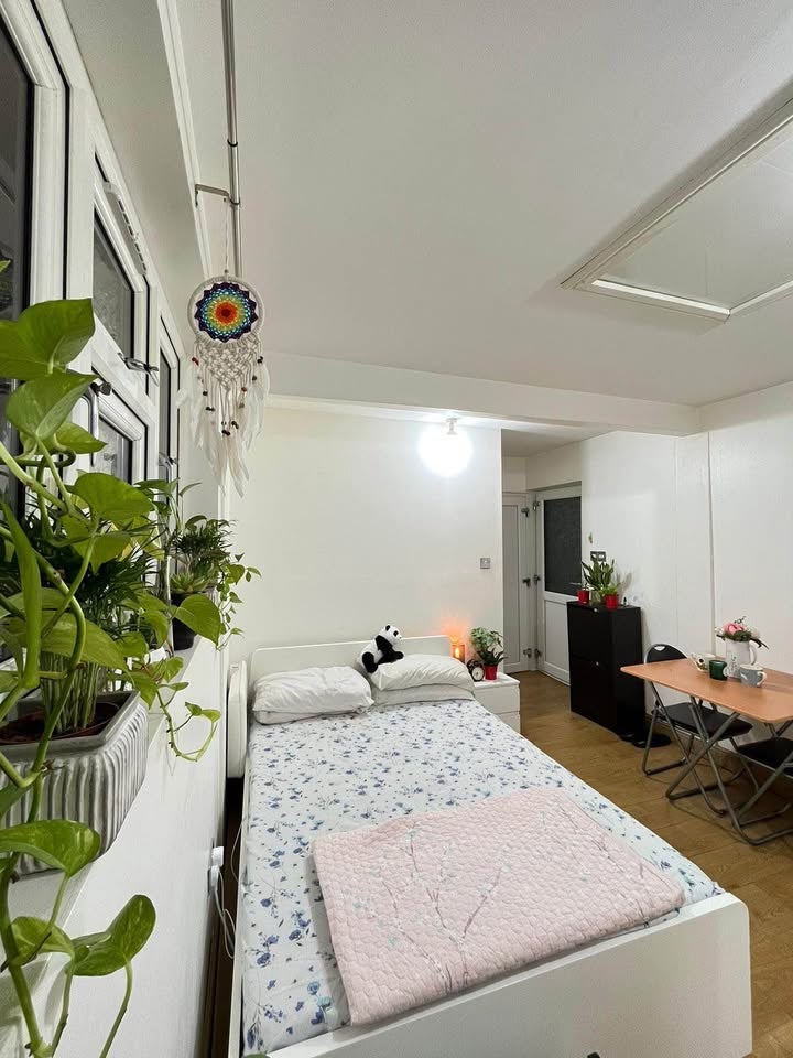 Flat Lord Gardens in Greater London