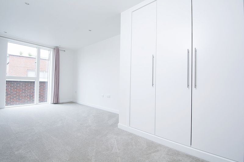 Flat The Heart of Walton in Elmbridge