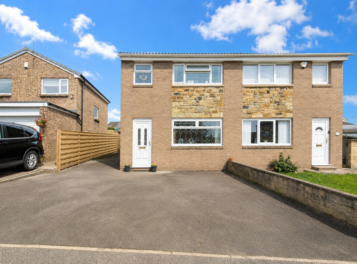 House Hollinbank Lane in Kirklees