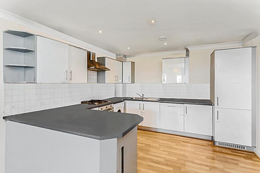 Flat Manor Road in Greater London