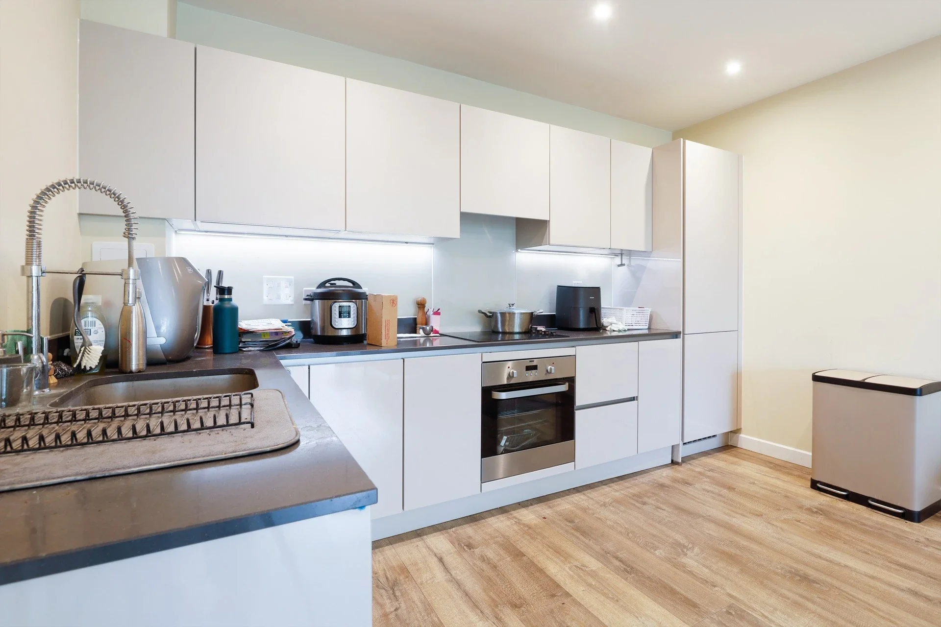 Flat Inglis Way in Greater London
