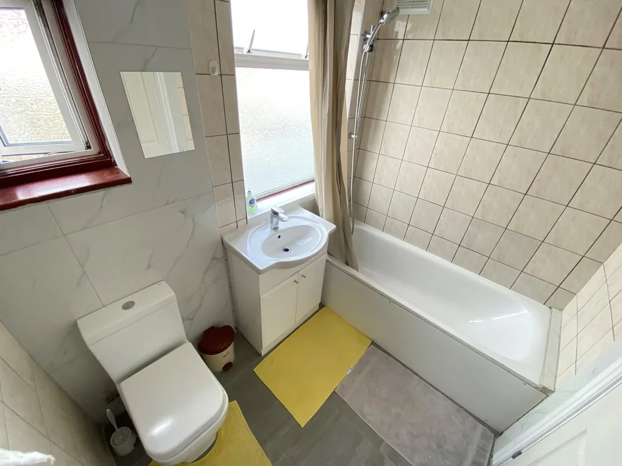 Room Mount Pleasant in Greater London