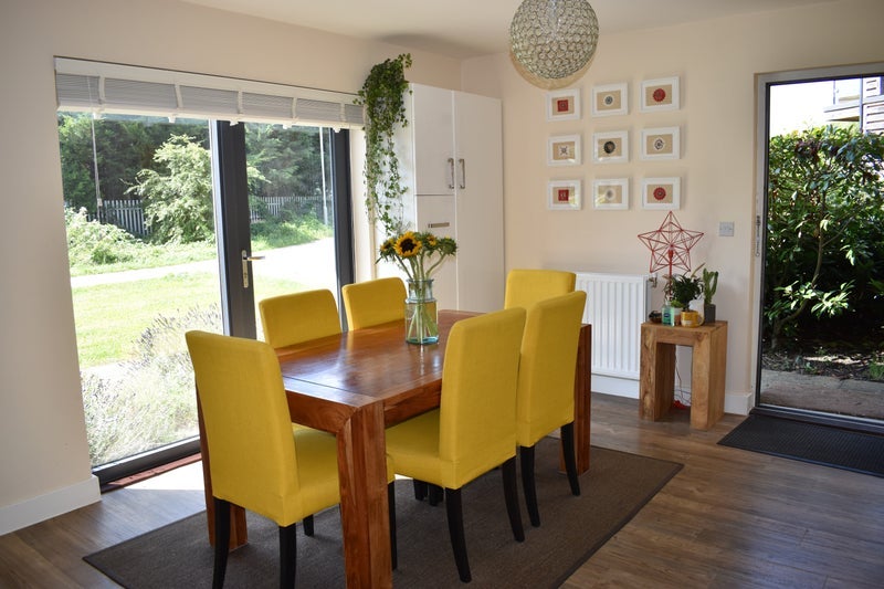 Room Crowley Mews in Greater London
