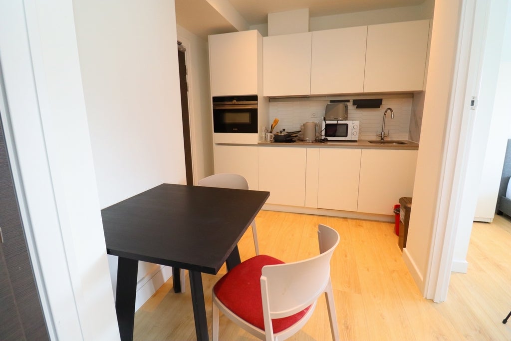 Room Globe Road in Greater London