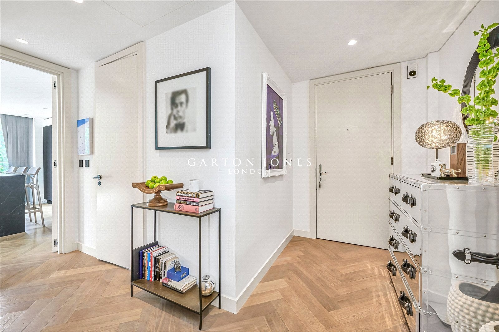 Flat Gatliff Road in City of Westminster