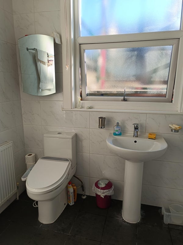 Room Grenville Road in Greater London
