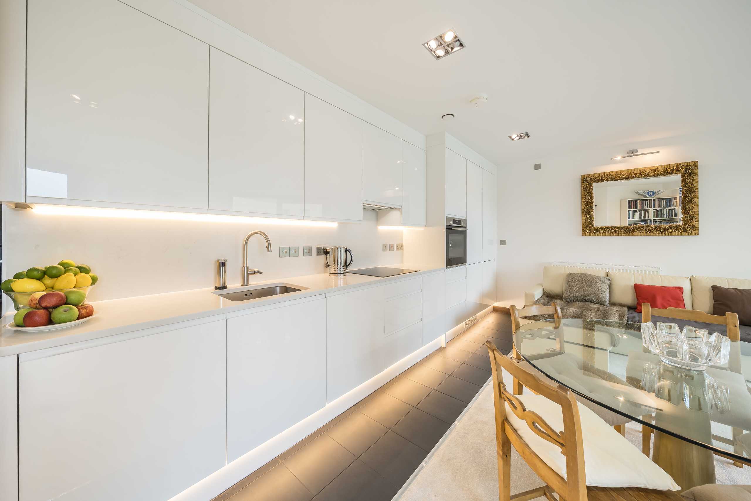 Flat Bridges Court in Greater London
