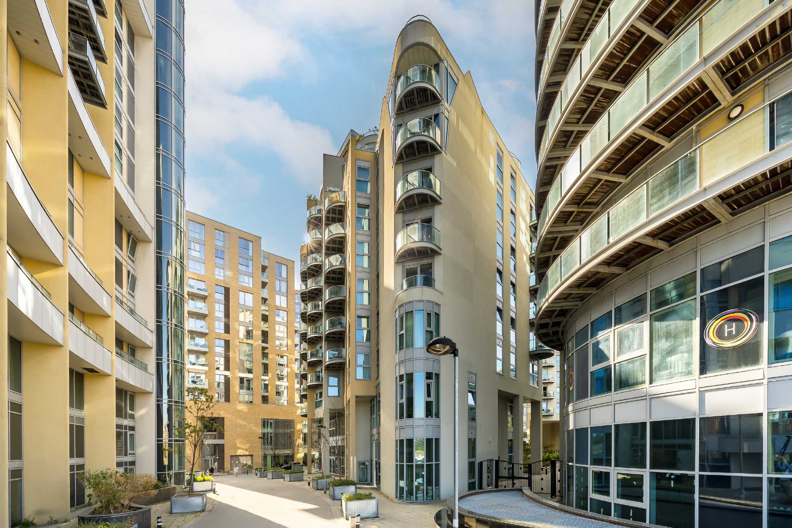 Flat Bridges Court in Greater London