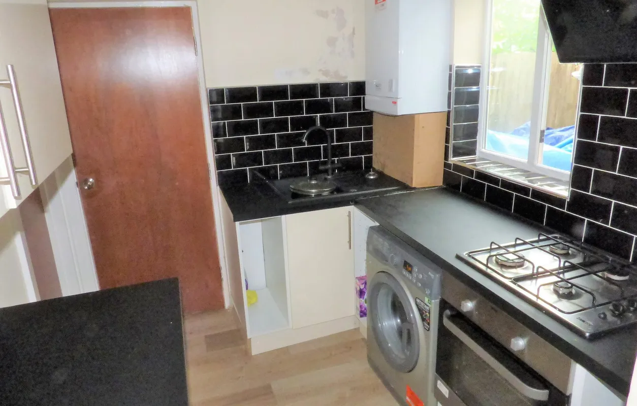 Room York Avenue in Greater London