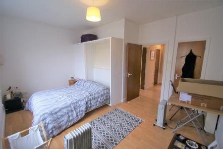 Flat Andover Road in Ludgershall