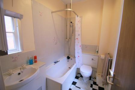 Flat Andover Road in Ludgershall