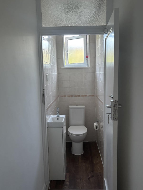 Room Pembroke Road in Greater London