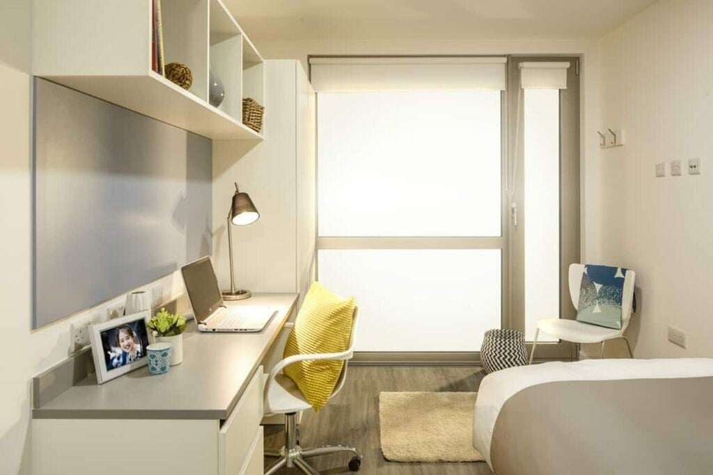 Room Thurston Road in Greater London