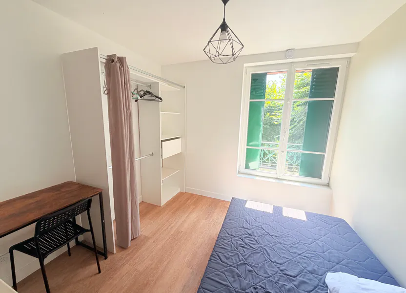 Chambre Rue du Général Gallieni à Triel-sur-Seine