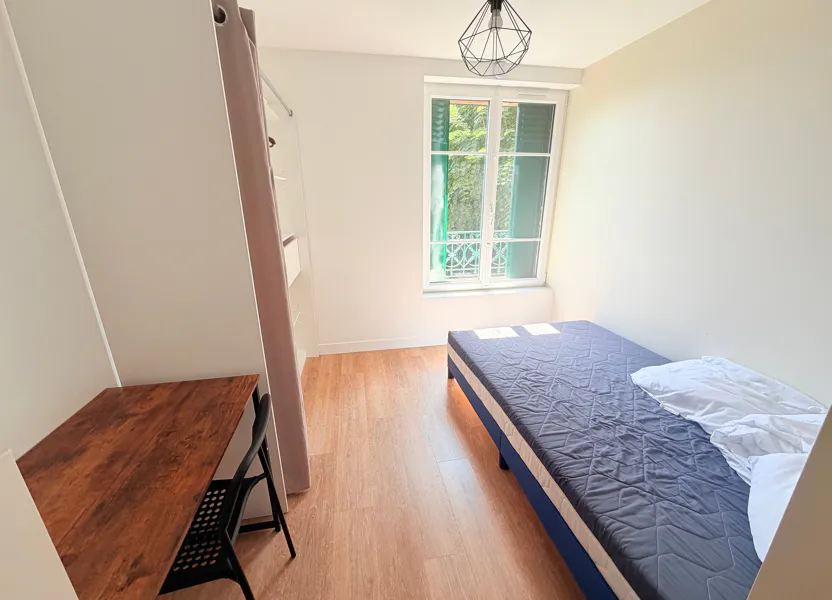 Chambre Rue du Général Gallieni à Triel-sur-Seine