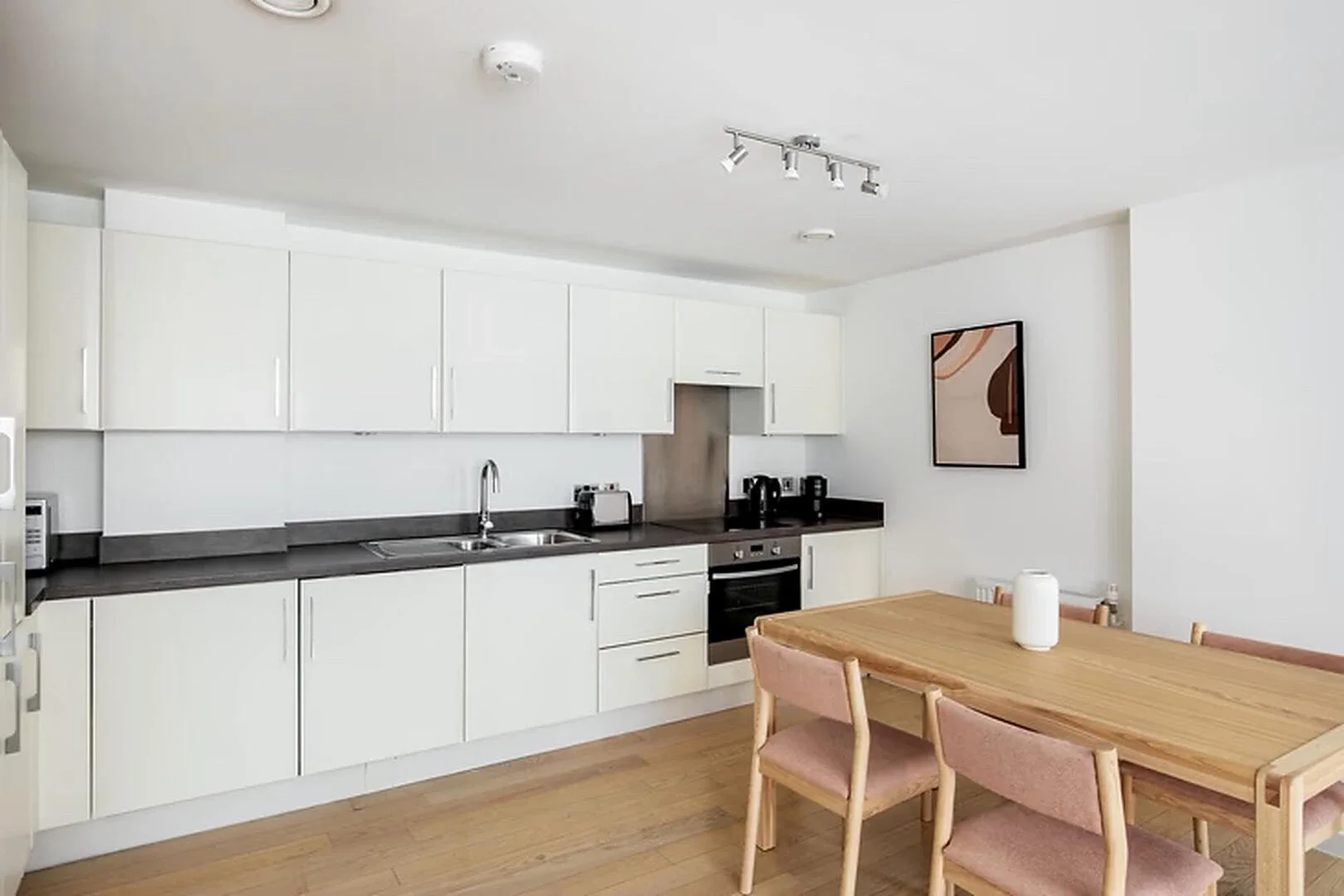 Flat City Garden Row in Greater London