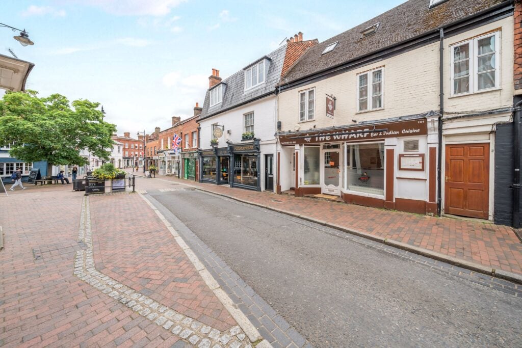 Flat High Street in Waverley