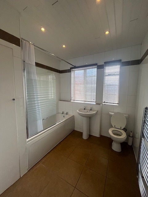 Room Osborne Avenue in Newcastle upon Tyne