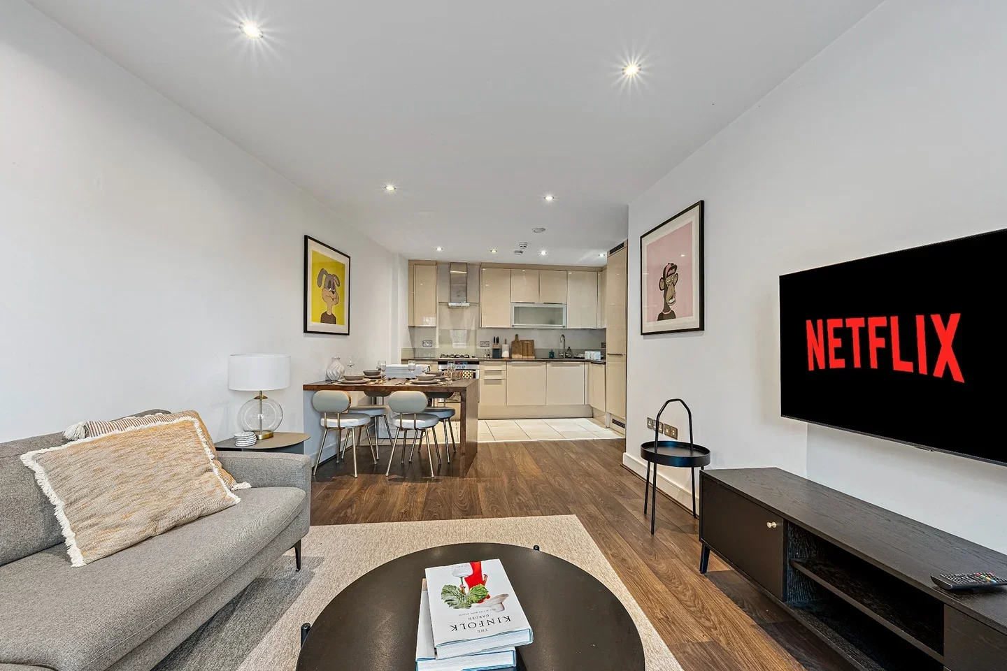 Flat Plumbers Row in Greater London