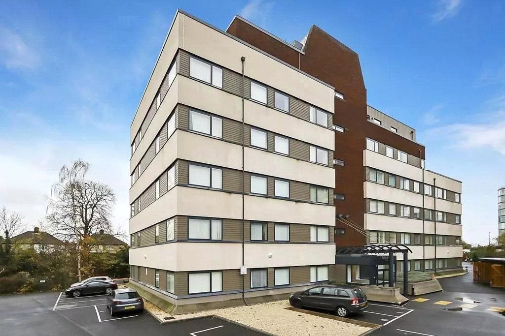 Flat Clayton Road in Greater London